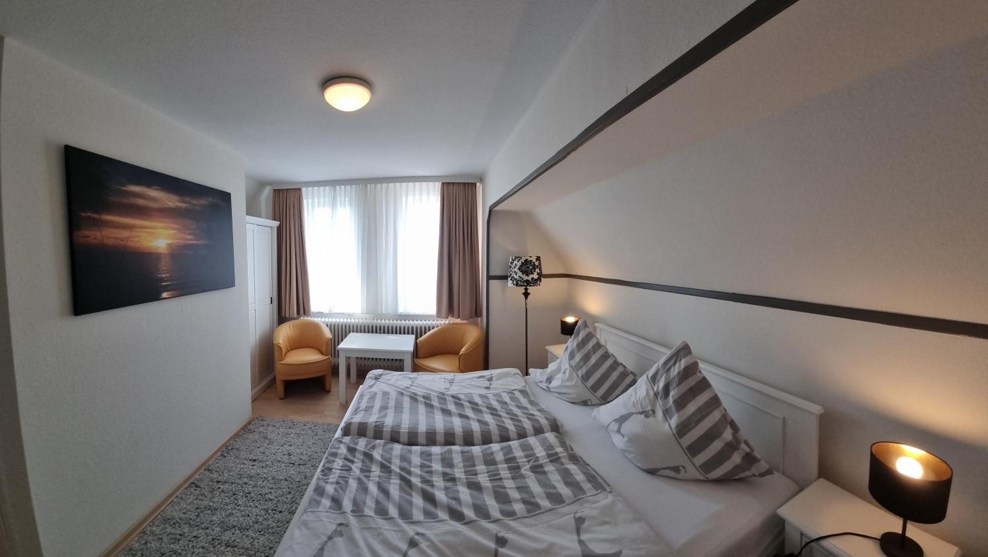 Hotel-Cafe-Lindow Wenningstedt-Braderup Exterior foto